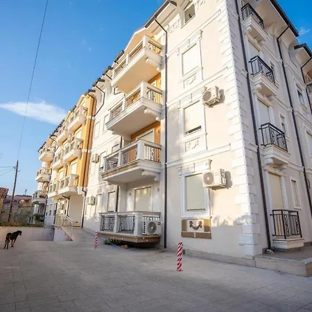 度假居 Cool Shkodër